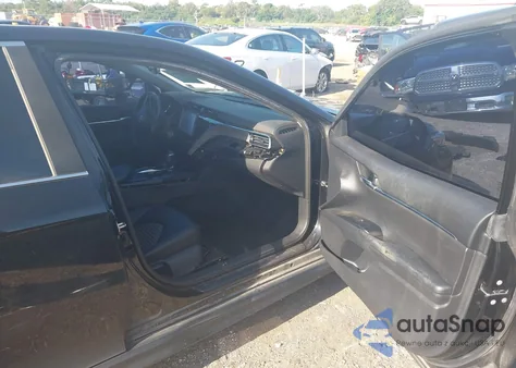 2018 Toyota Camry Se z USA, uszkodzony, nr VIN 4T1B11HK5JU635139